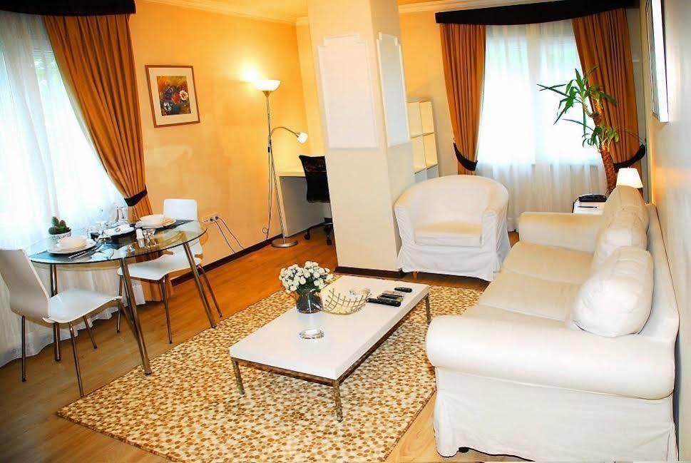 La Palace Suites Sisli Estambul Exterior foto