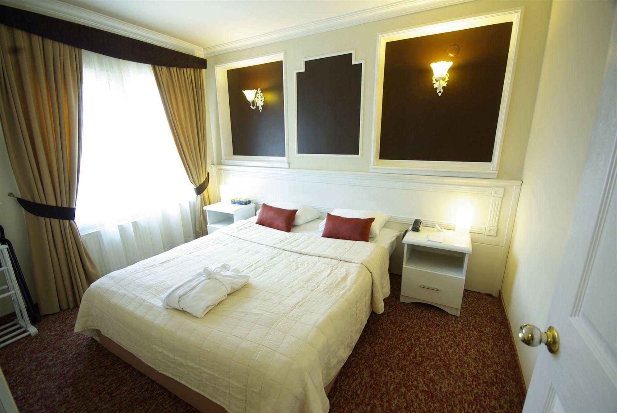 La Palace Suites Sisli Estambul Exterior foto